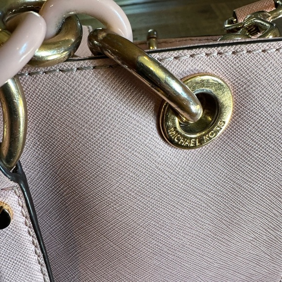 Michael Kors Cynthia Ballet Pink Leather Crossbody Bag - Picture 6 of 8